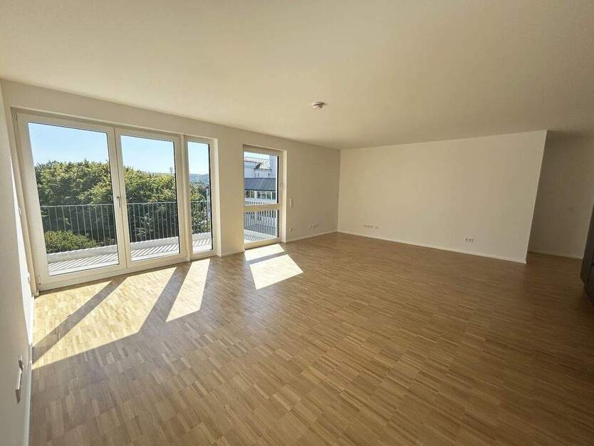 Moderner Wohnkomfort - viel Platz + Freiraum! 5 Zimmer + Süd-Balkon, Einbauküche, 2 Bäder, Aufzug 5 zimmer