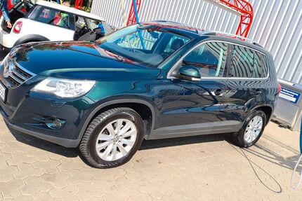 VW Tiguan 234.000 km 8.450 &euro; Bremen 28832