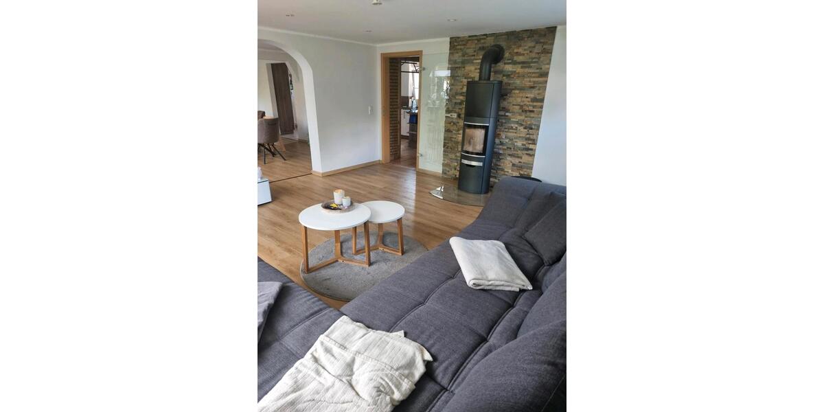 Einfamilienhaus Jever - 7 Zimmer, 190 m&sup2;, 1.400&euro; | Angebot:25898817