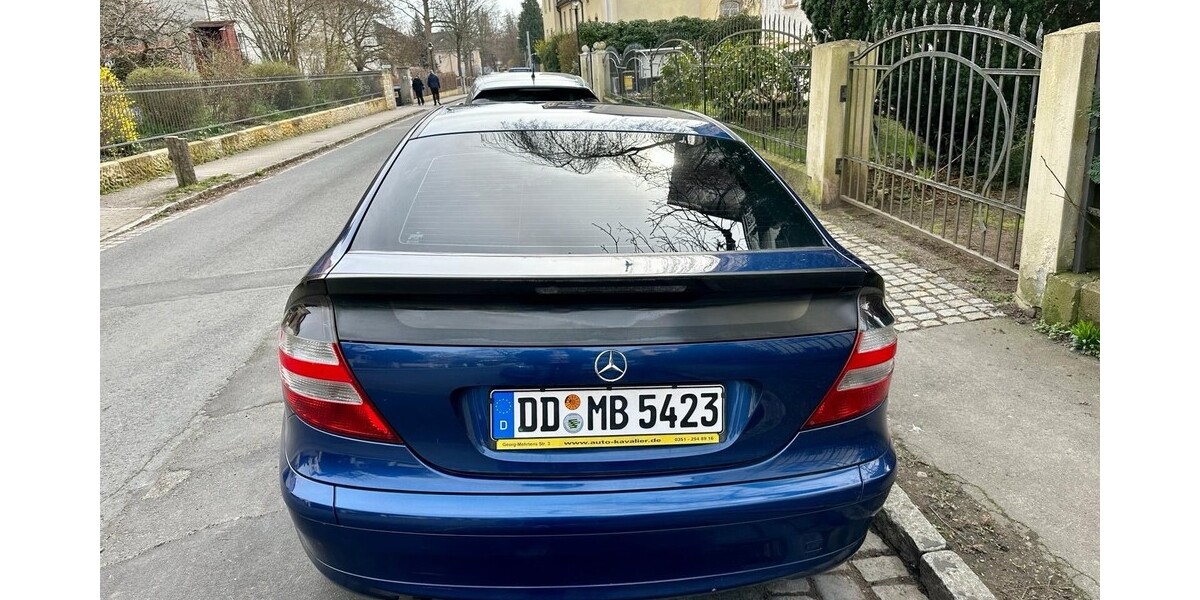 Mercedes-Benz Coupé 123.000 km 4.800 &euro; Dresden 01067