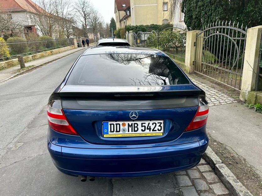 Mercedes-Benz Coupé 123.000 km 4.800 € Dresden 01067