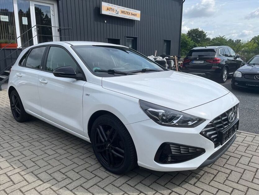 i30