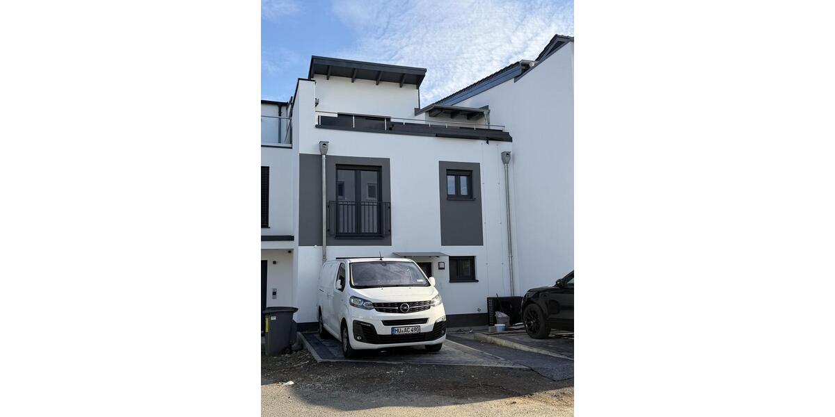 Reihenhaus Offenbach am Main Bieber - 7 Zimmer, 200 m&sup2;, 3.000&euro; | Angebot:24214804