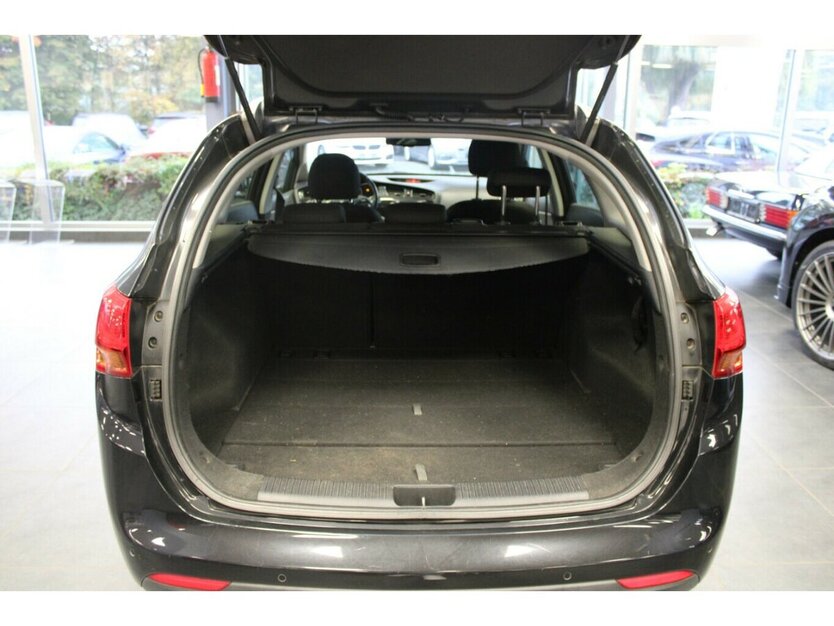 Kia ceed 1.4 CVVT SW Dream Team Edition 137.261 km 6.980 € Euskirchen 53881