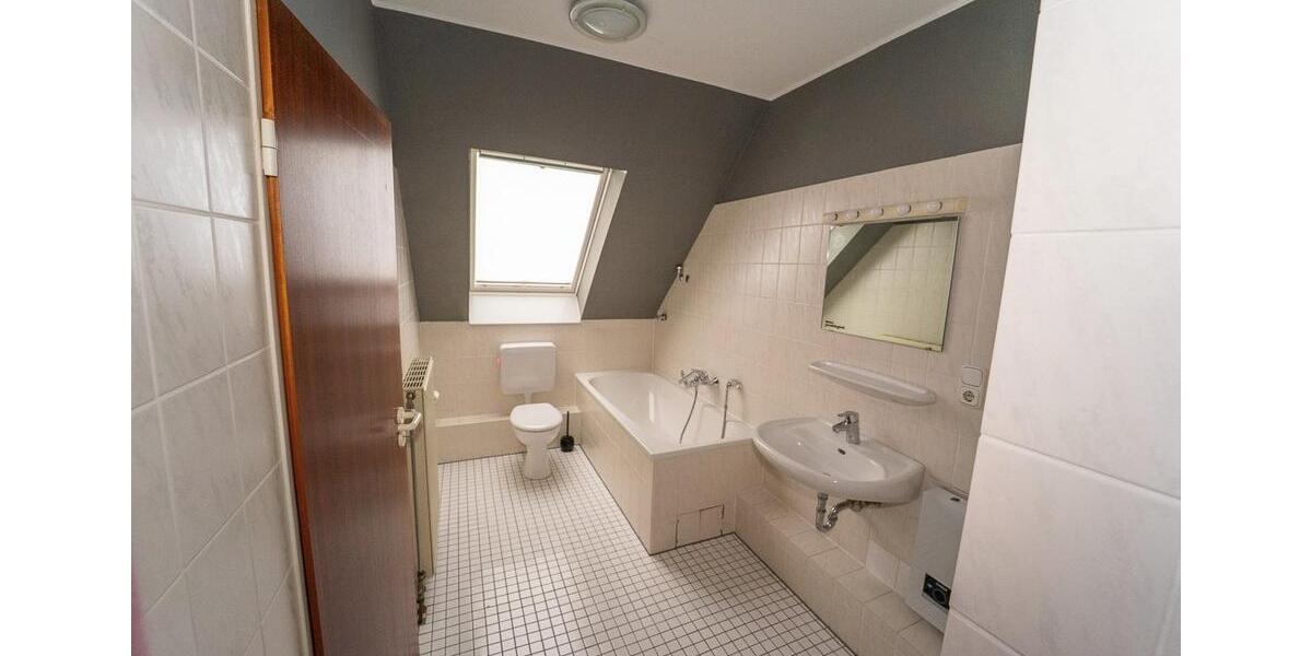 Dachgeschoßwohnung Korschenbroich - 2 Zimmer, 80 m&sup2;, 249.000&euro; | Angebot:26837358