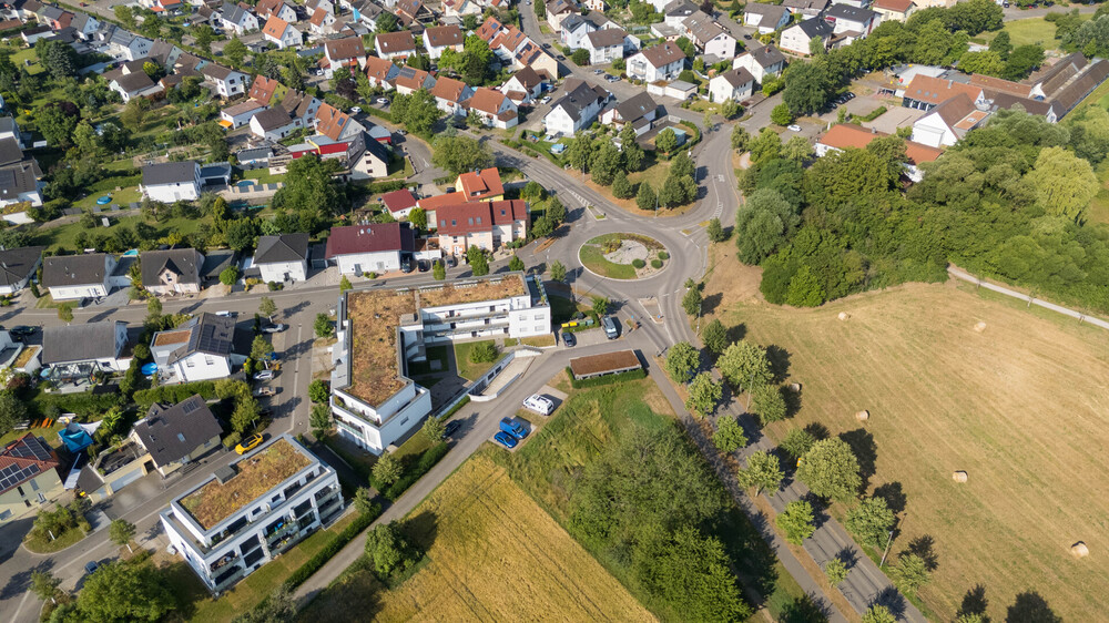 Barrierefreier Erstbezug: Neuwertige Wohnung mit zwei Terrassen, Einbauküche und Feldblick - Erdgeschoßwohnung Steinmauern | Angebot:27085223