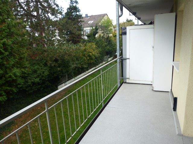 EXKLUSIV KOMPLETT MÖBLIERT EINBAUKÜCHE SANIERTES BAD GROßER BALKON LAMINAT 1. ETAGE WERSTENUNINÄHE 2 zimmer