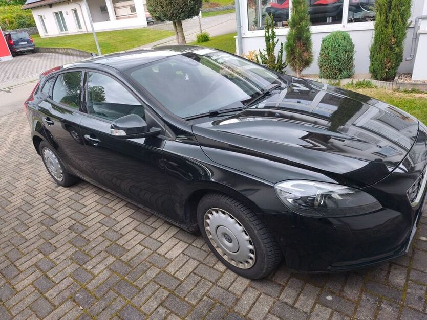 V40