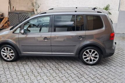 VW Touran 304.000 km 8.999 &euro; Ubstadt-Weiher 76698