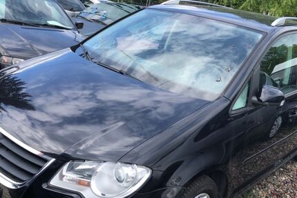 VW Touran 204.231 km 4.450 &euro; Hamburg 22147