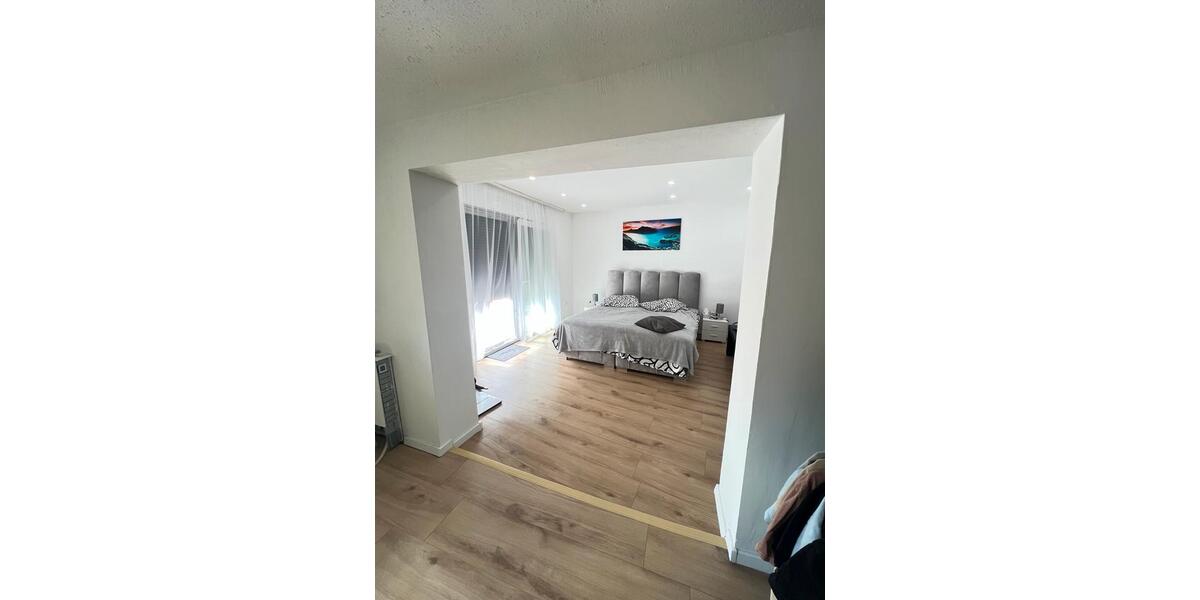Etagenwohnung Elmstein - 5 Zimmer, 165 m&sup2;, 1.300&euro; | Angebot:26399638
