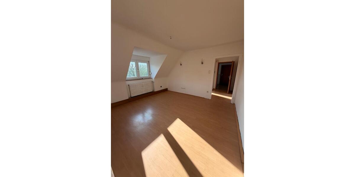 Dachgeschoßwohnung Gladbeck - 2 Zimmer, 42 m&sup2;, 555&euro; | Angebot:26235841
