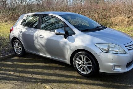 Toyota Auris 213.000 km 4.900 &euro; baesweiler 52499