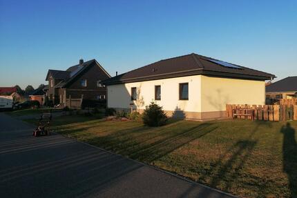 Provisionsfrei!!! Freistehender Eckbungalow mit Doppelcarpot