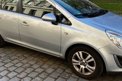 Opel Corsa 82.700 km 4.500 &euro; Leipzig 04107