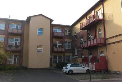 2-Raum-Wohnung mit Balkon und Einbauküche