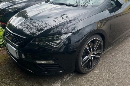 Seat Leon 82.390 km 22.220 &euro; Duisburg 47055