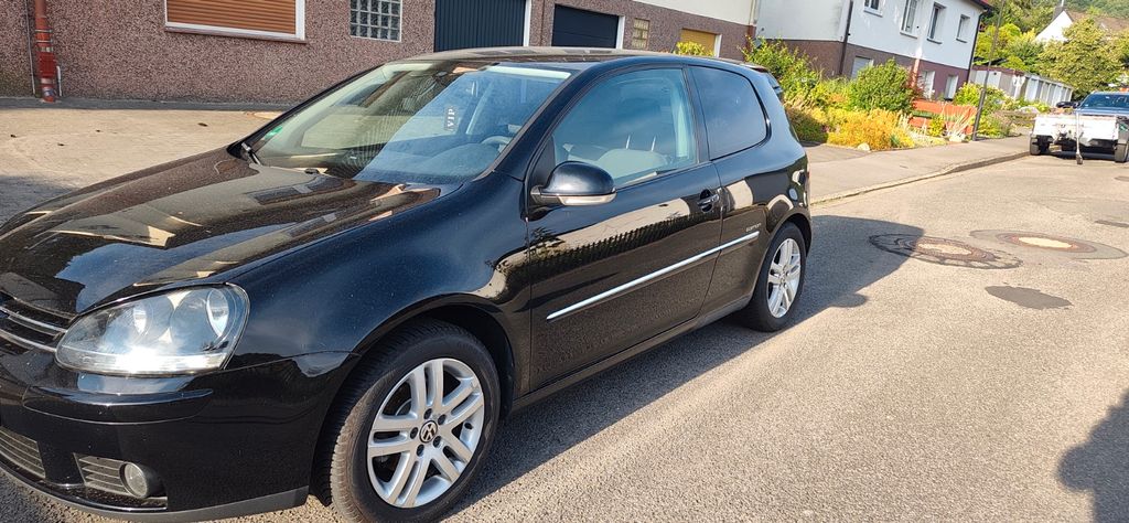 VW Golf 204.000 km 2.100 &euro; Hagen 58091