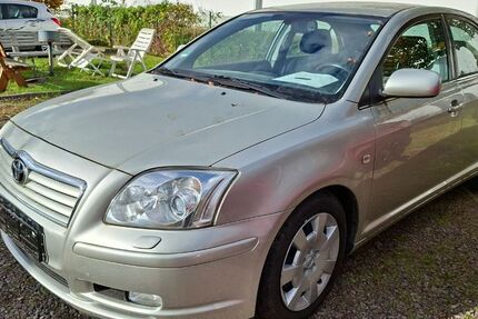 Toyota Avensis 124.877 km 5.000 &euro; Ubstadt 76698