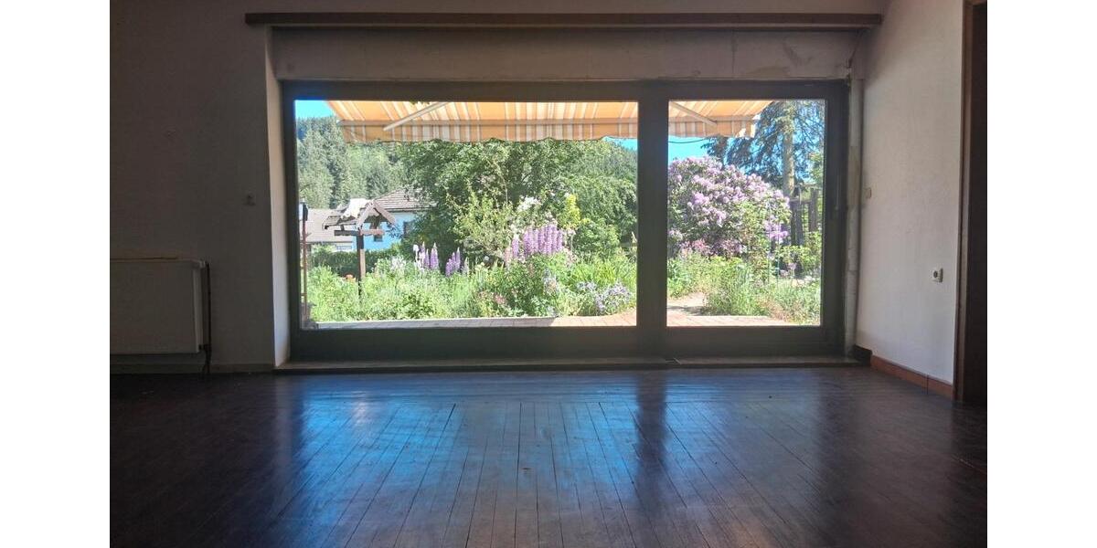 Erdgeschoßwohnung Hellenthal - 4 Zimmer, 120 m&sup2;, 900&euro; | Angebot:26502617