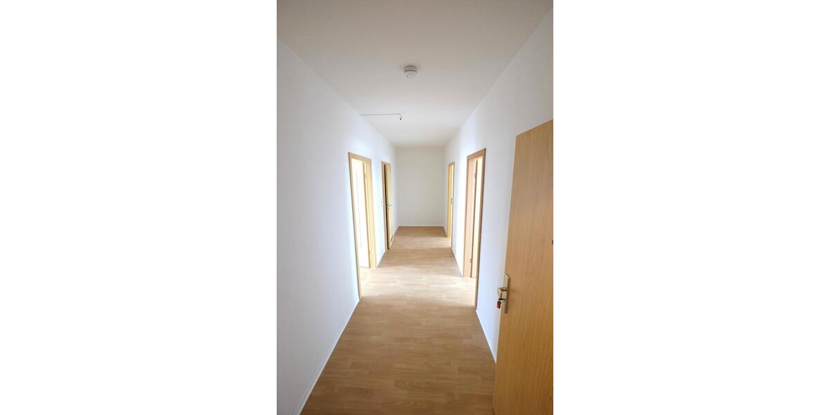 Etagenwohnung Saalfeld (Saale) - 3 Zimmer, 69 m&sup2;, 370&euro; | Angebot:26365478