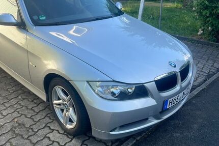 BMW 318 213.881 km 900 &euro; Adelsdorf 91325