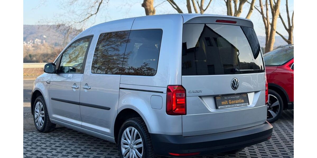 VW Caddy 163.000 km 11.600 &euro; Bonn 53179