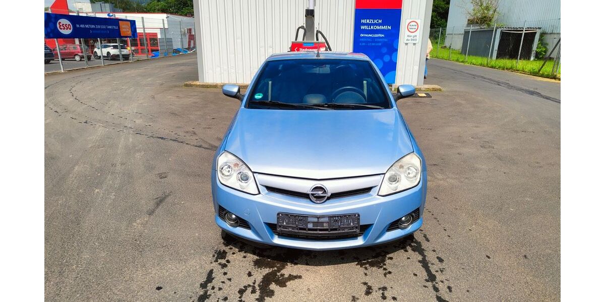 Opel Tigra 141.000 km 800 &euro; Büdingen 63654