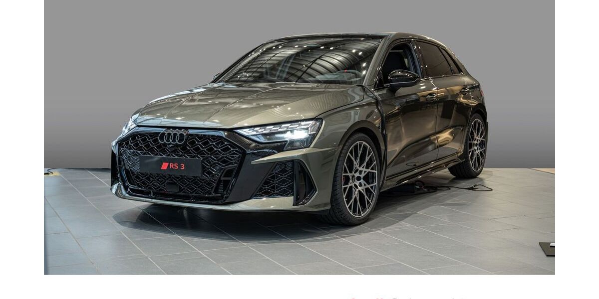 Audi RS3 1.890 km 81.980 &euro; Hamburg 22419