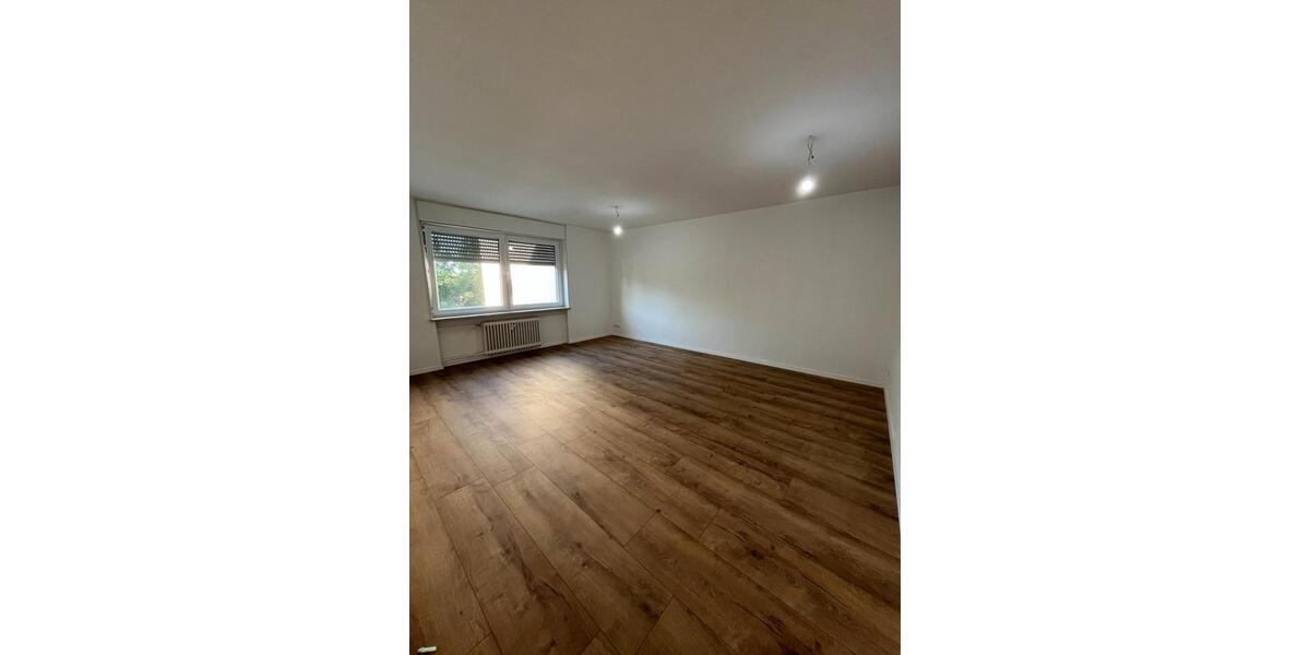 Etagenwohnung Wiesbaden Biebrich - 5 Zimmer, 104 m&sup2;, 1.800&euro; | Angebot:26533073