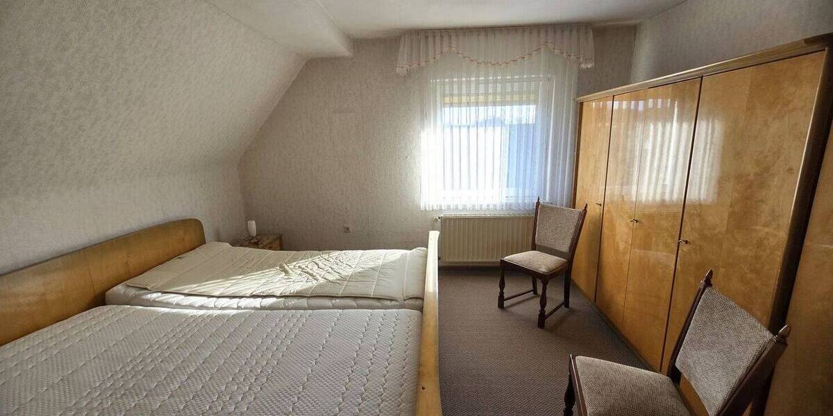 Einfamilienhaus Eschwege Niederhone - 7 Zimmer, 140 m&sup2;, 870&euro; | Angebot:25985105