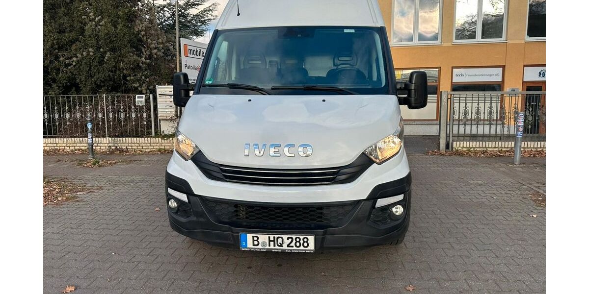 IVECO Andere 270.000 km 10.999 &euro; Berlin 12347