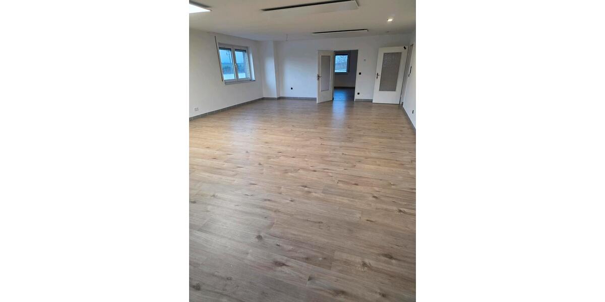 Etagenwohnung Wallerfangen - 4.5 Zimmer, 182 m&sup2;, 1.035&euro; | Angebot:25279550