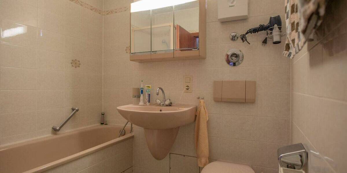 Etagenwohnung Steinbach (Taunus) - 2 Zimmer, 60 m&sup2;, 225.000&euro; | Angebot:26043799