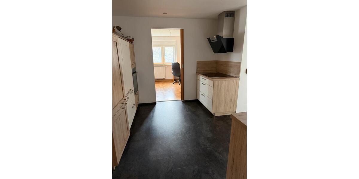 Etagenwohnung Zwickau Zwickau-Nord - 4 Zimmer, 160 m&sup2;, 1.550&euro; | Angebot:26662713