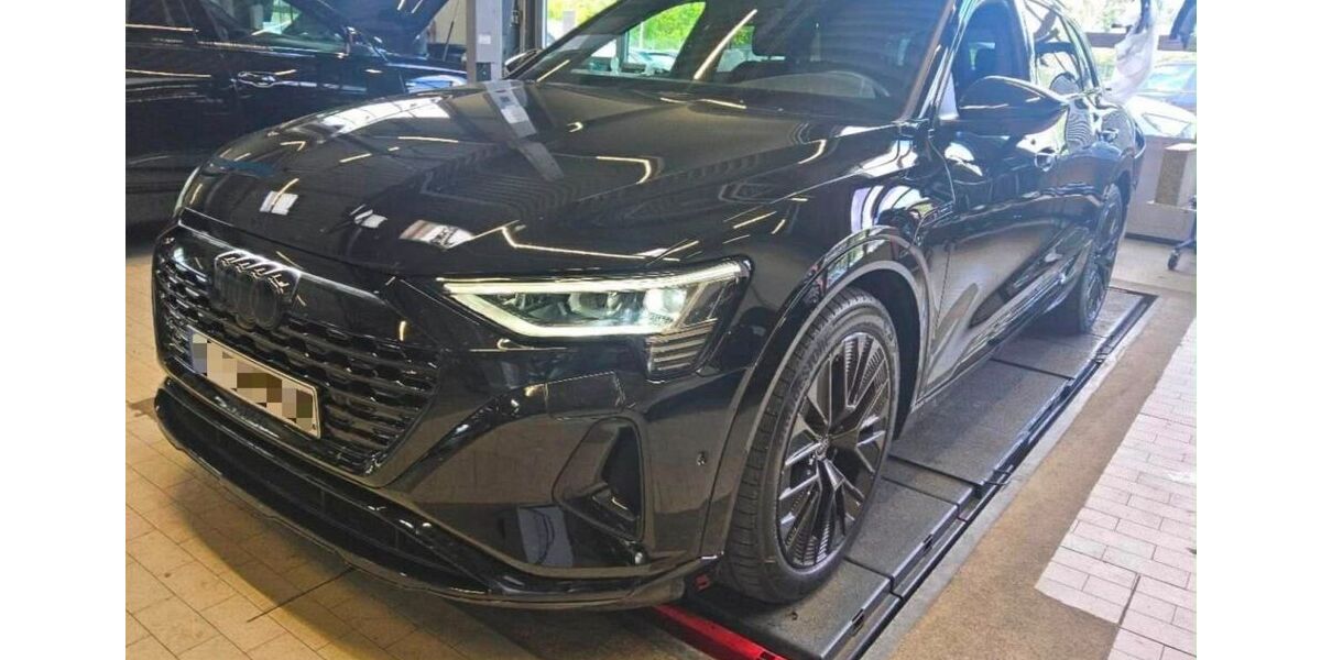 Audi Q8 e-tron 122.100 km 36.950 &euro; Beckum 59269