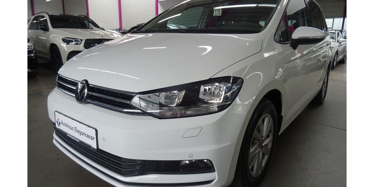 VW Touran 105.800 km 24.649 &euro; Holzgerlingen bei Stuttgart 71088
