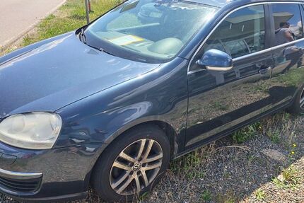 VW Golf 303.500 km 2.400 &euro; Bad Dürrenberg 06231