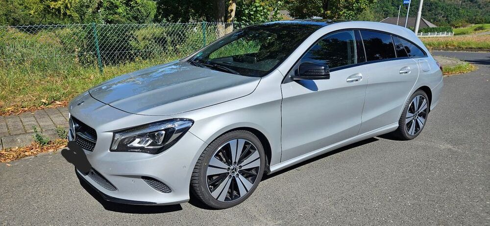 CLA 220 Shooting Brake