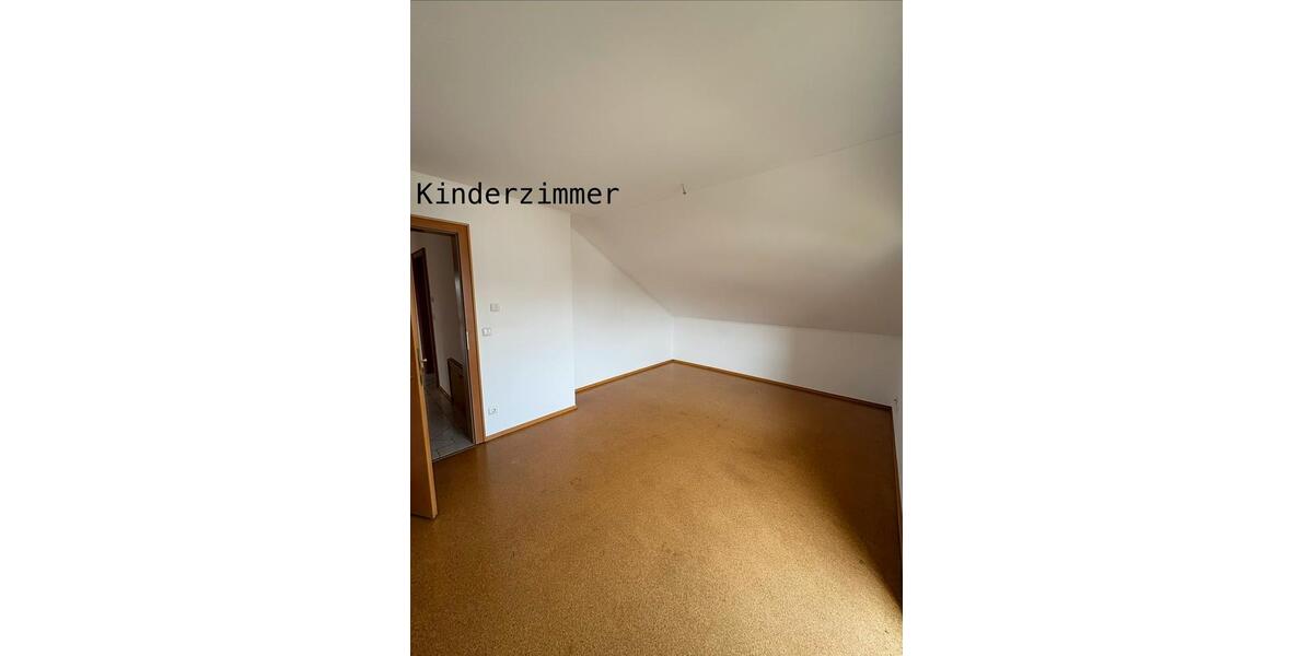 Dachgeschoßwohnung Hauzenberg - 4 Zimmer, 85 m&sup2;, 650&euro; | Angebot:25456498