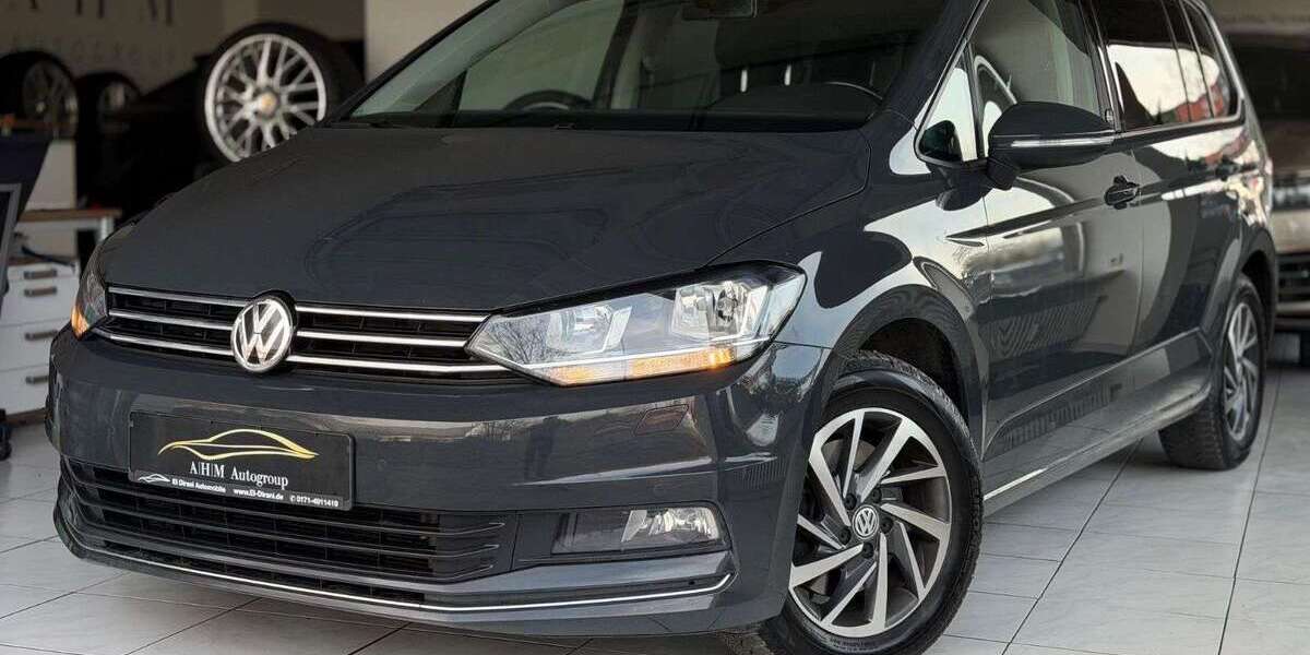 VW Touran 130.000 km 18.890 &euro; Fürstenfeldbruck 82256