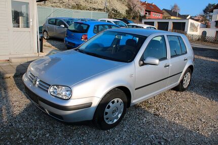 VW Golf 157.881 km 2.490 &euro; Fürth 90768