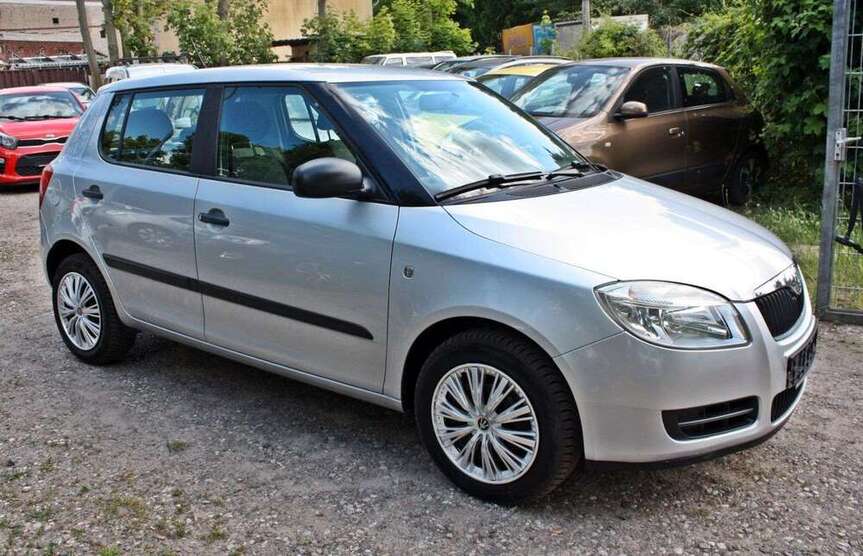Skoda Fabia 125.500 km 3.799 € Berlin 13057