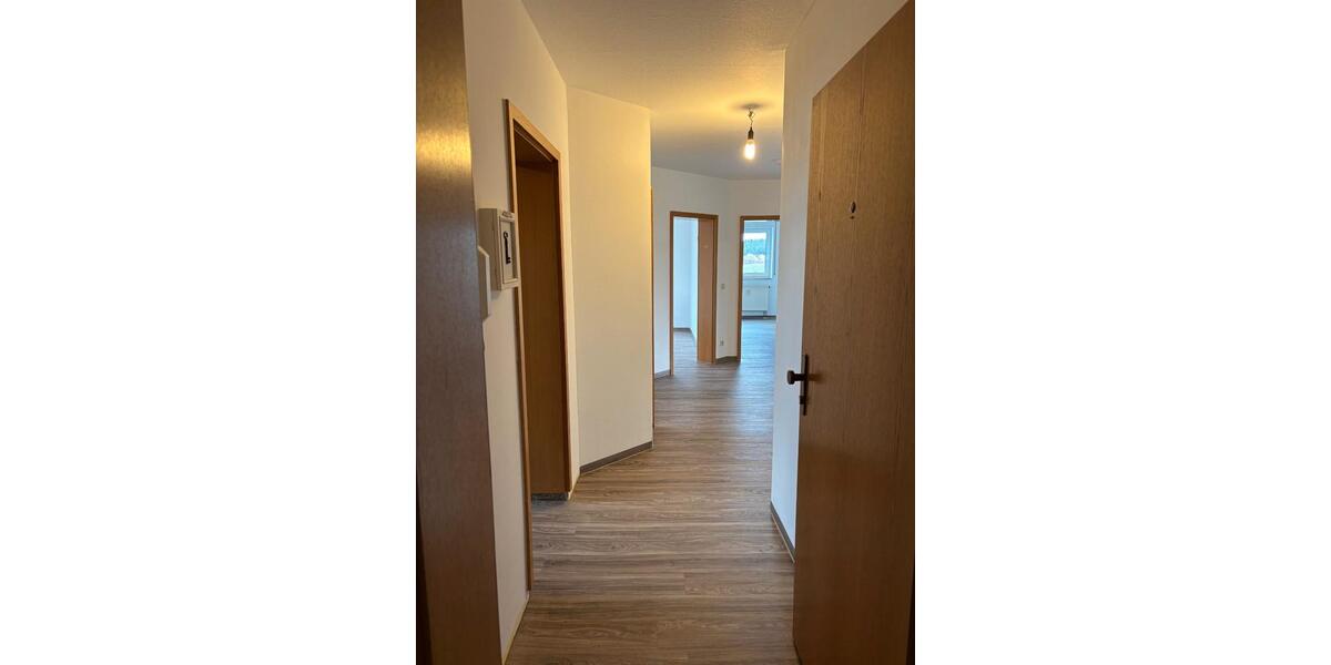 Erdgeschoßwohnung Weidhausen bei Coburg - 3 Zimmer, 85 m&sup2;, 690&euro; | Angebot:26411121