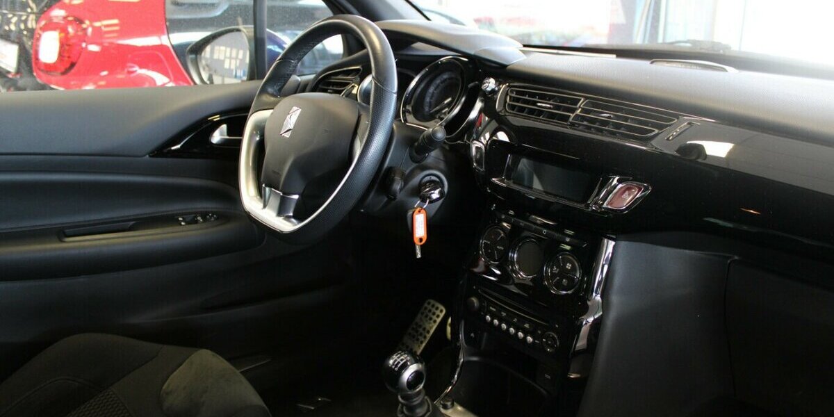 Citroen DS3 THP 155 SportChic 74.830 km 7.980 &euro; Euskirchen 53881