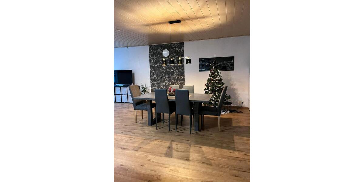 Etagenwohnung Lonnig - 2 Zimmer, 84 m&sup2;, 600&euro; | Angebot:25550879