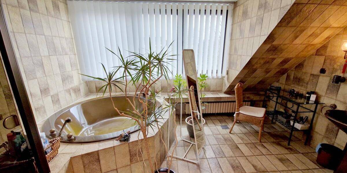 Einfamilienhaus Mülheim Holthausen - 5 Zimmer, 216 m&sup2;, 519.000&euro; | Angebot:26038287