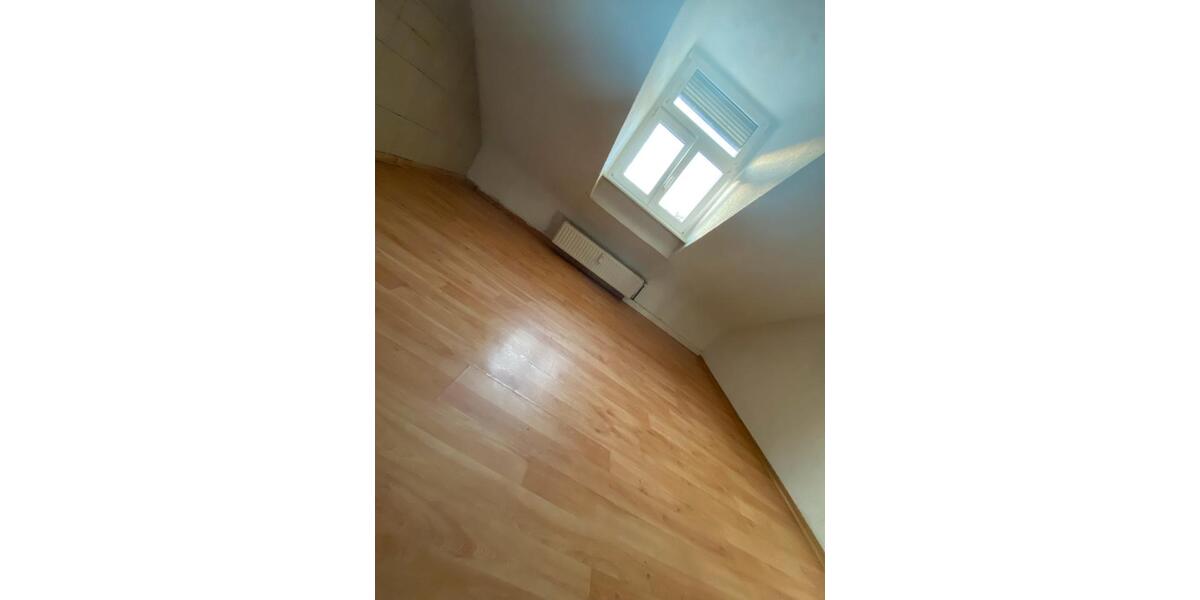 Dachgeschoßwohnung Völklingen - 4 Zimmer, 90 m&sup2;, 690&euro; | Angebot:26349882