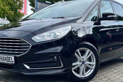 Ford Galaxy 131.000 km 17.890 € Forst 76694