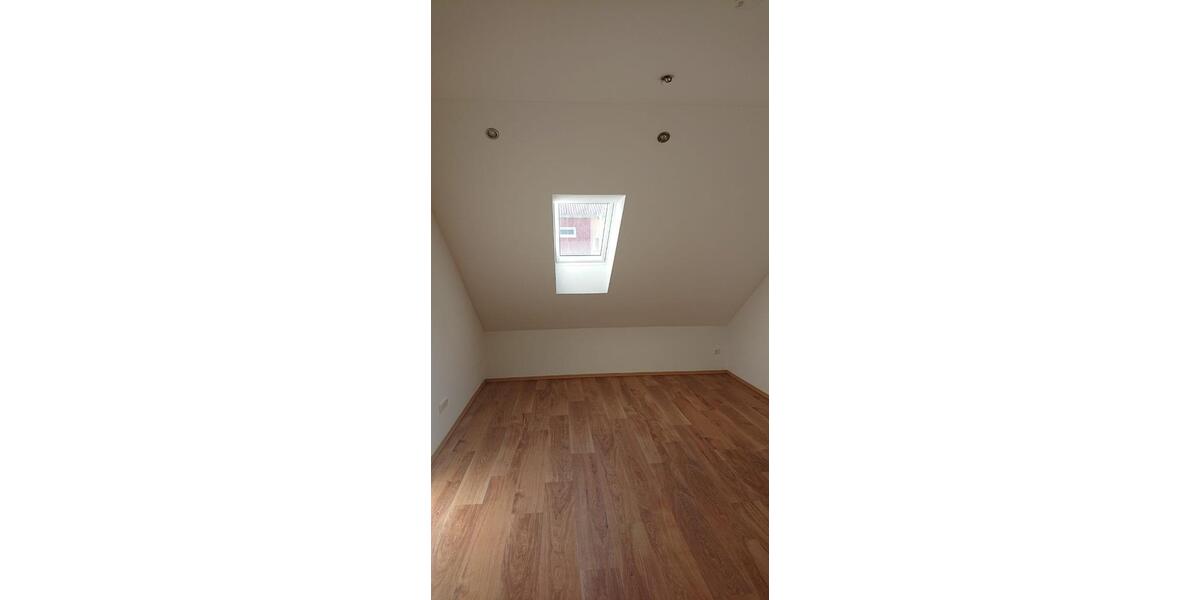 5-Zimmer-Maisonette-Wohnung mit Garten 5 zimmer